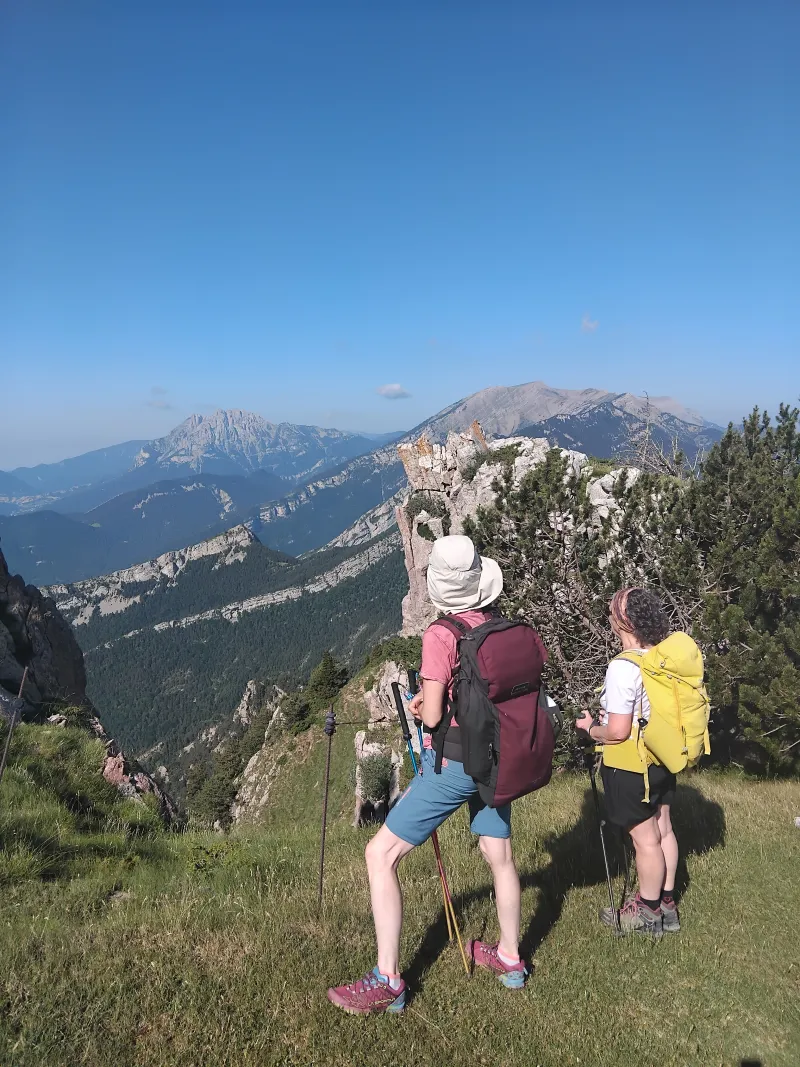 Tailor-made Pyrenees Expeditions - Hiking group exploring